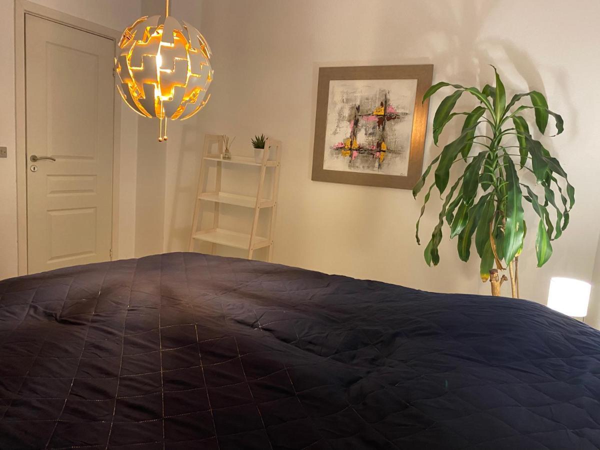Spacious & Well Located Villa Apartement 허르레브 외부 사진